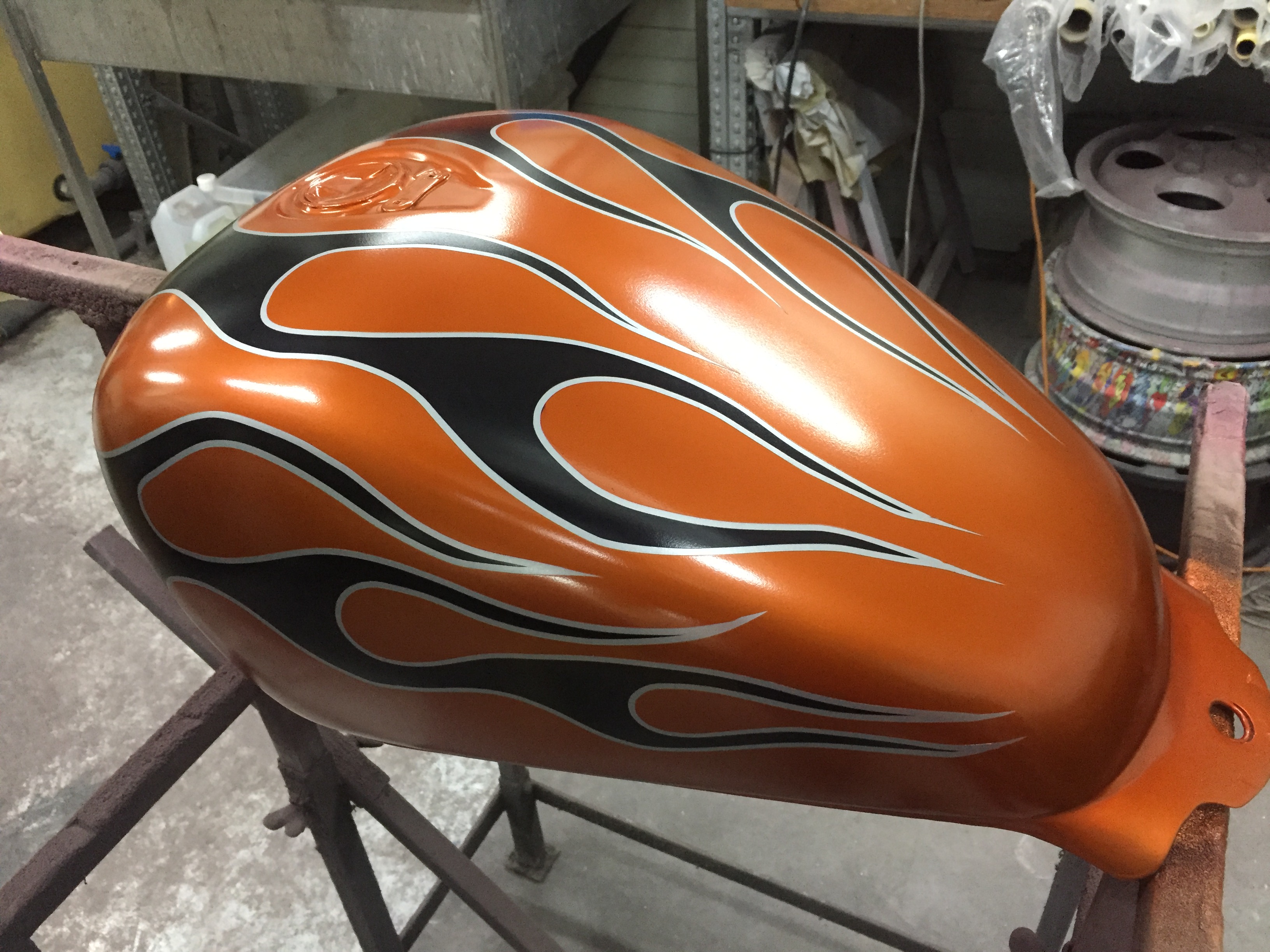 Honda motor custom paint old scool flames candy oranje www.fsb-dip.nl hydrodipping