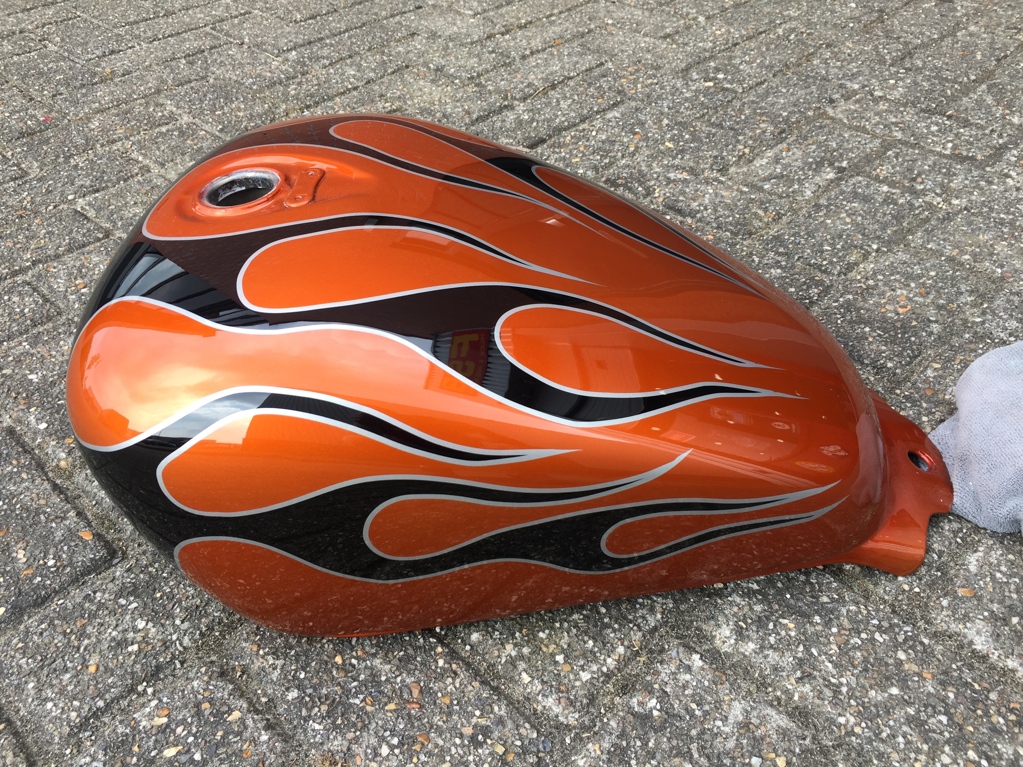 Honda motor custom paint old scool flames candy oranje www.fsb-dip.nl hydrodipping