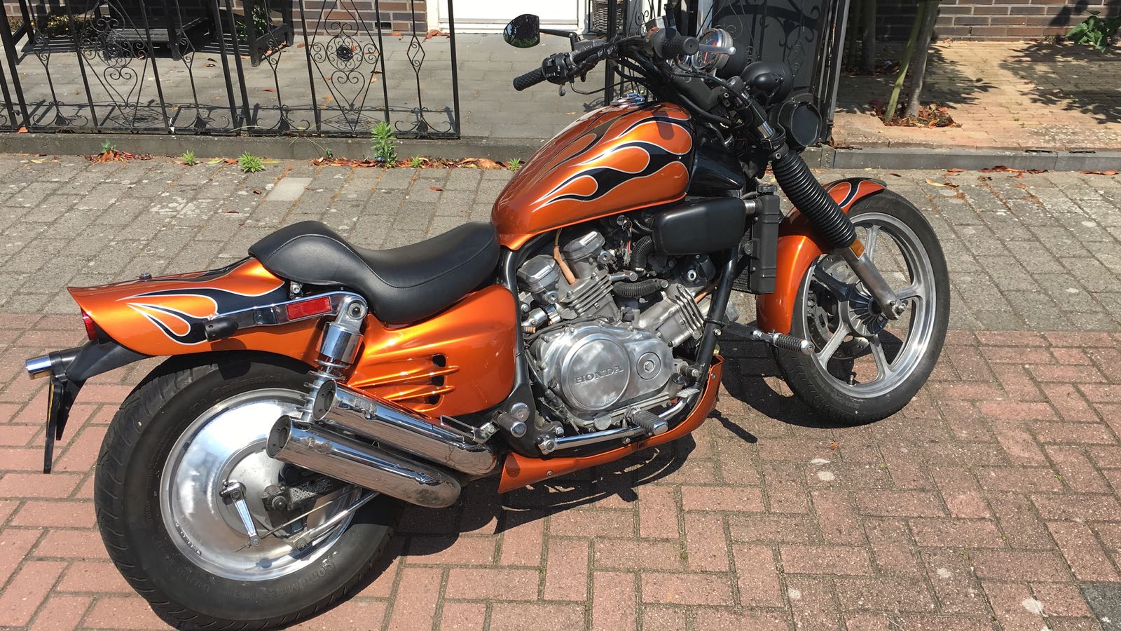 Honda motor custom paint old scool flames candy oranje www.fsb-dip.nl hydrodipping