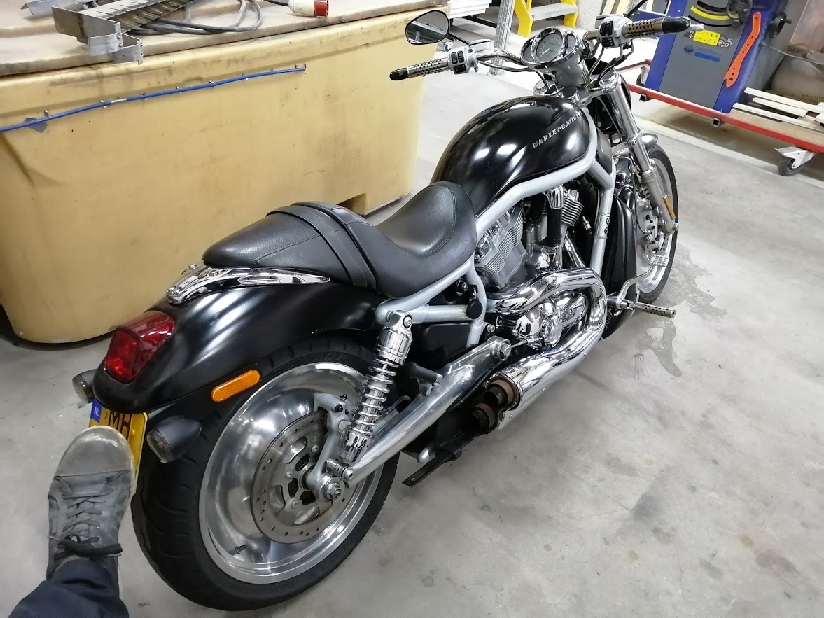 Harley davidson vrod zwart metallic fsb-dip.nl hydrodipping
