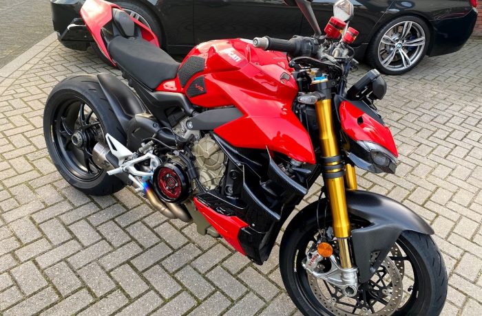 Ducati Monster Carbon