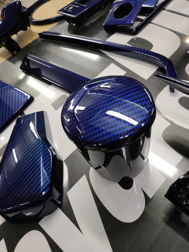 Volvo FH5 – candy blue carbon
