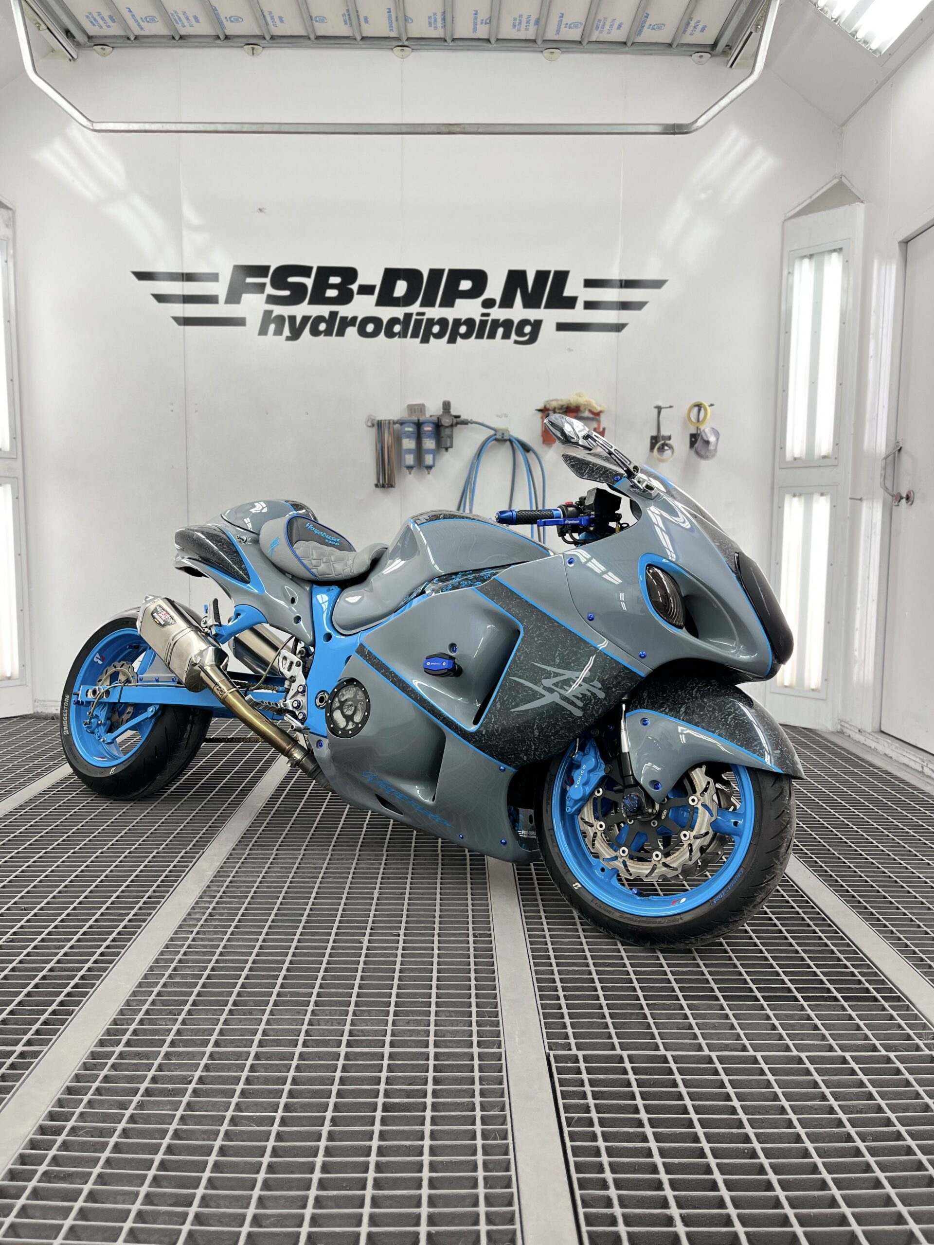 Suzuki hayabusa verlengd custom design special paint hydrodip fsb-dip.nl hydrodipping