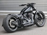 Harley-davidson breakout custom paint vivid black