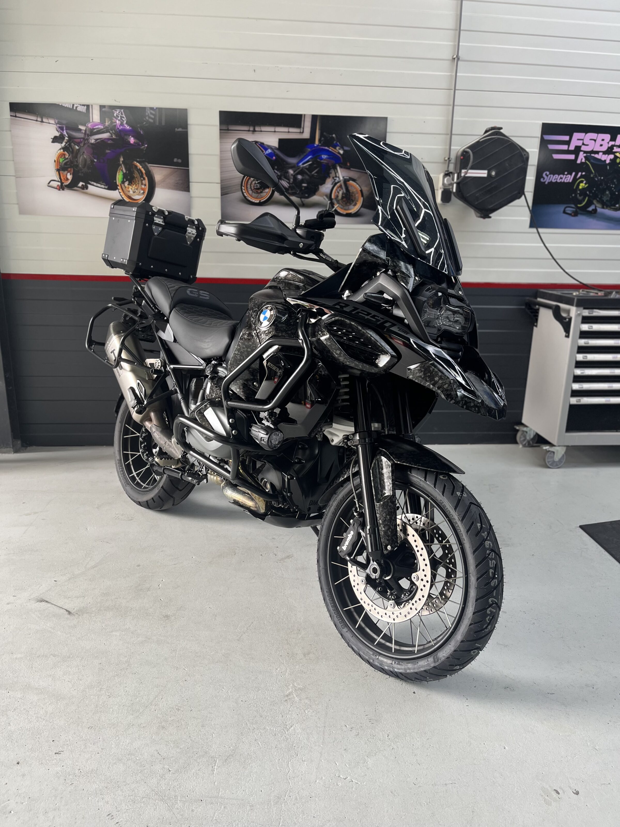 BMW r1250 gsa 2025 triple black forged carbon hydrodip